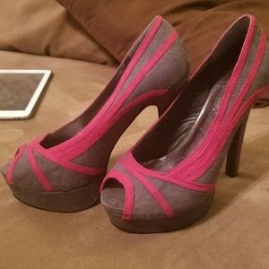 Shoe dazzle heels